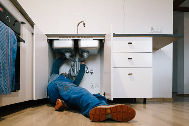 Professional Pipe Repair technician working in Highlands, TX